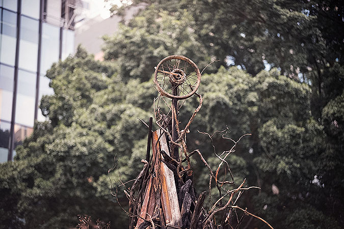 燒毀的圣誕樹活動創(chuàng)意，只為讓大家關(guān)注災(zāi)區(qū)重建