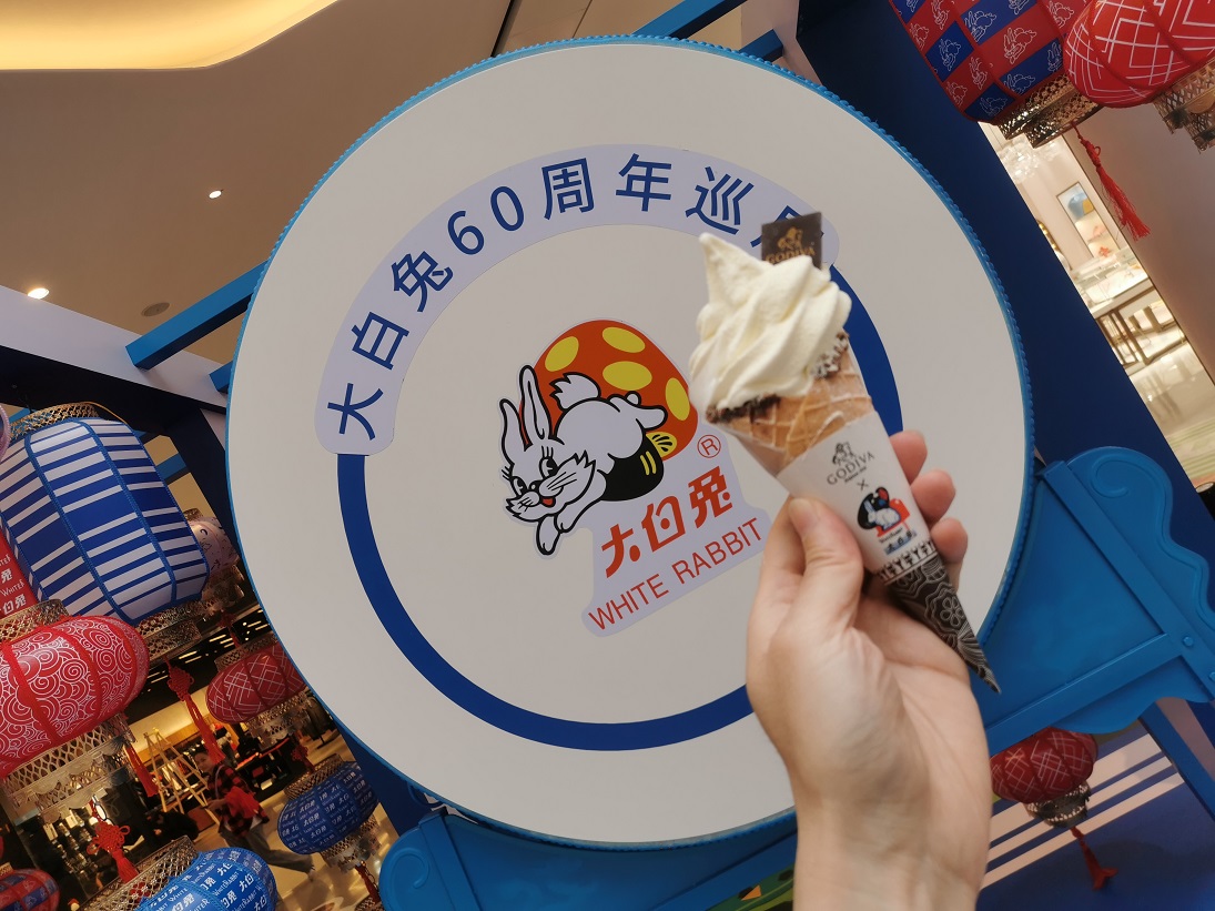 中西合璧快閃店活動(dòng)經(jīng)典藍(lán)白配色，甜蜜風(fēng)暴正版來襲