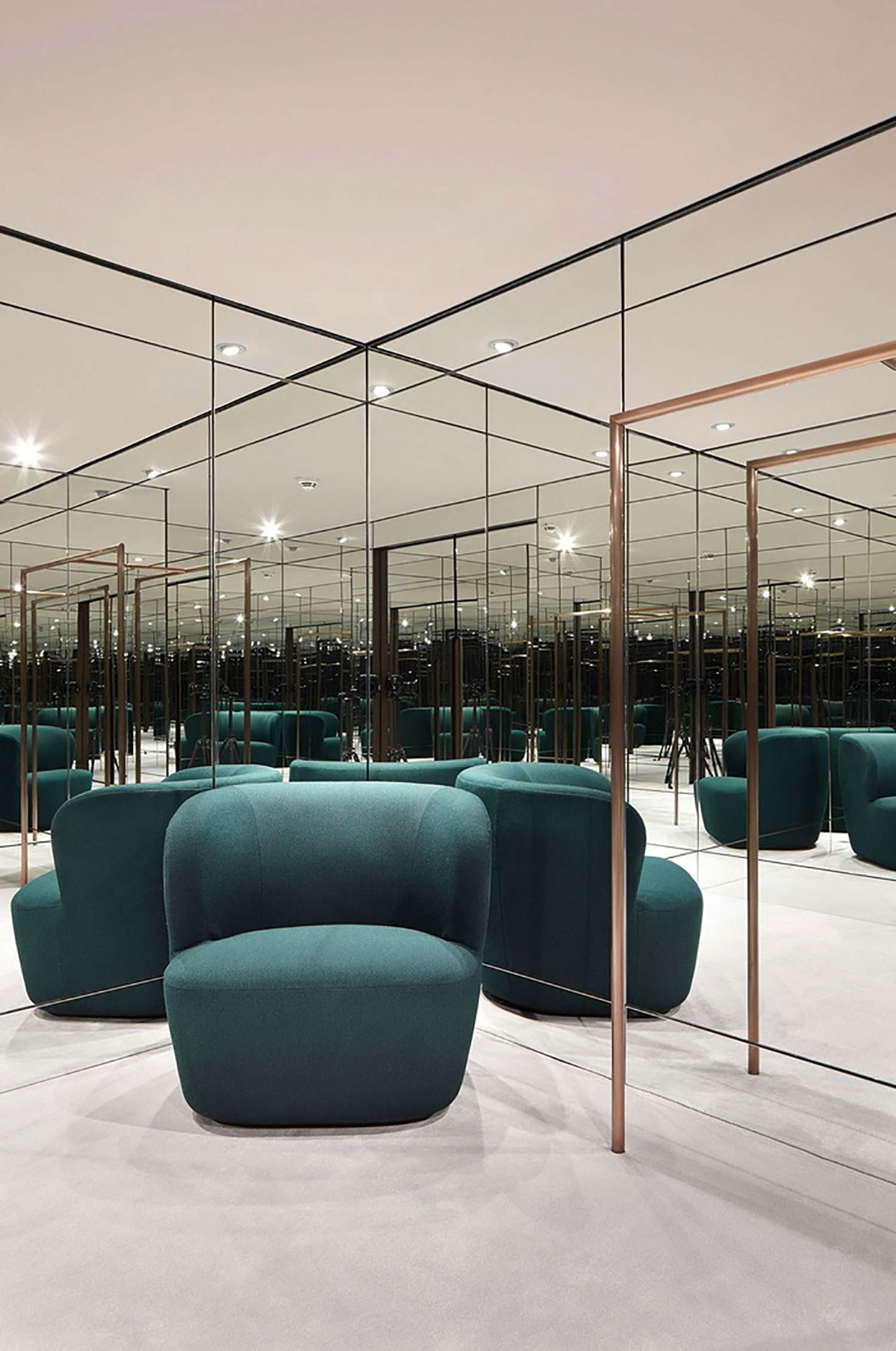 這個(gè)空間設(shè)計(jì)用新古典主義的形勢(shì)詮釋著時(shí)尚成熟紳士之范 - 第7張 - 會(huì)展活動(dòng)策劃CCASY.COM 這個(gè)空間設(shè)計(jì)用新古典主義的形勢(shì)詮釋著時(shí)尚成熟紳士之范 - 第7張