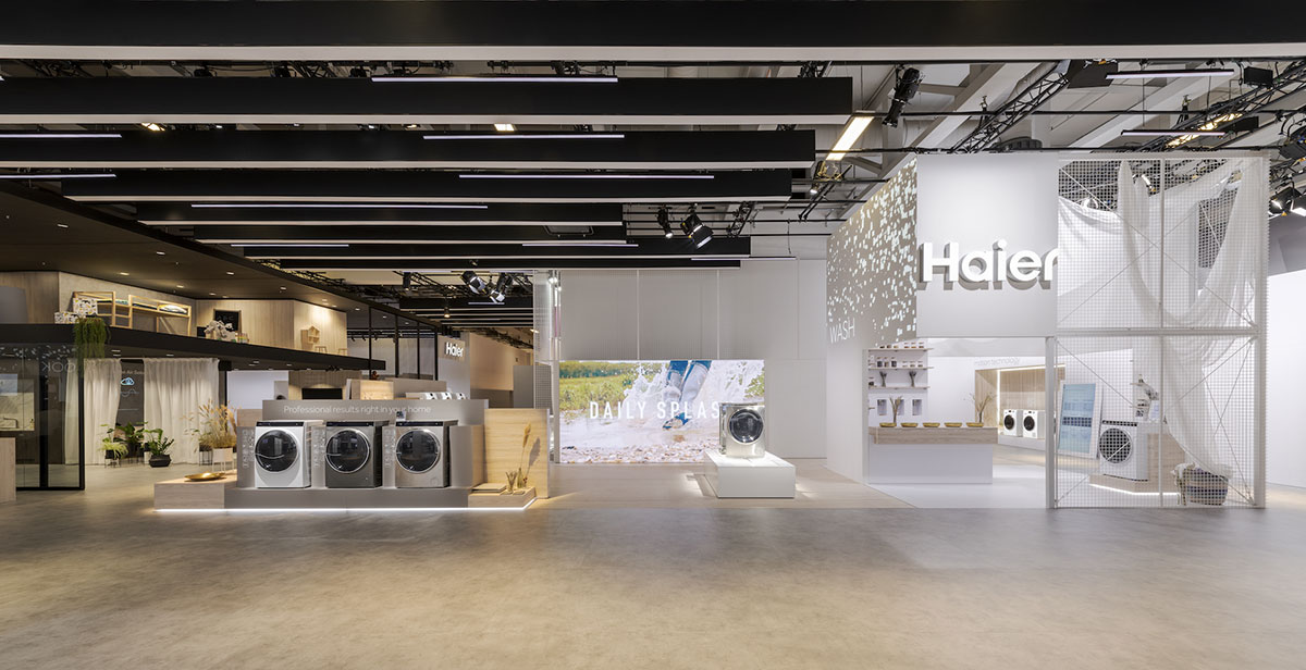 360度沒死角的完美呈現(xiàn)估計就在海爾的這場IFA的展位設(shè)計了吧 - 第15張 - 會展活動策劃CCASY.COM 360度沒死角的完美呈現(xiàn)估計就在海爾的這場IFA的展位設(shè)計了吧 - 第15張