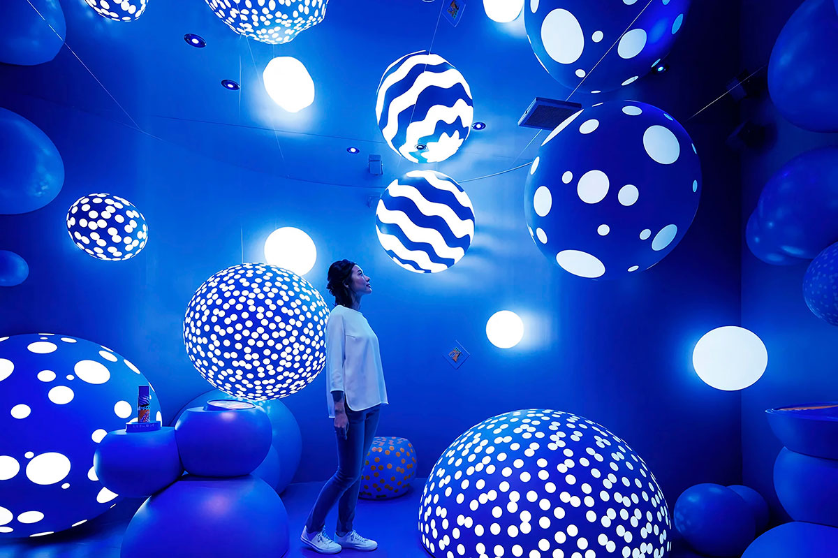 這件智能快閃店的各種黑色技術(shù)設(shè)備讓人處于一個奇思妙想的世界中 - 第8張 - 會展活動策劃CCASY.COM 這件智能快閃店的各種黑色技術(shù)設(shè)備讓人處于一個奇思妙想的世界中 - 第8張