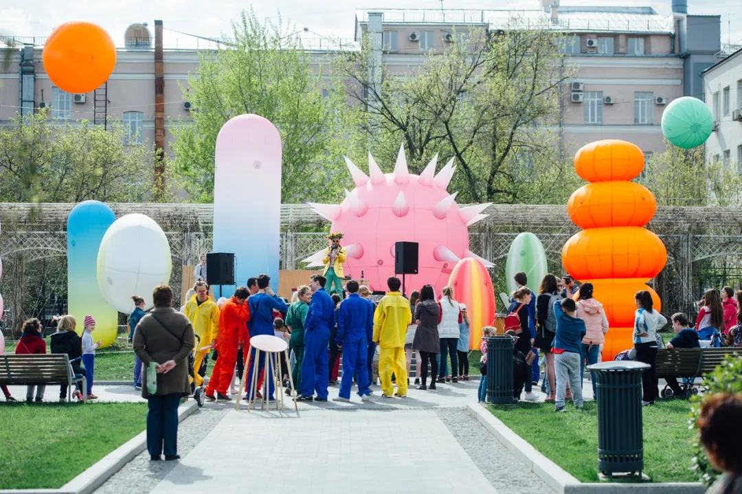 俄羅斯設(shè)計師的空間花粉藝術(shù)展覽活動裝置色彩太豐富了 - 第11張 - 會展活動策劃CCASY.COM 俄羅斯設(shè)計師的空間花粉藝術(shù)展覽活動裝置色彩太豐富了 - 第11張