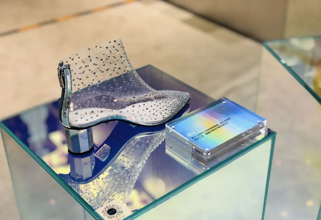 思加圖打造的POP-UP快閃店活動(dòng)策劃的超實(shí)際夢(mèng)境元素太迷人了 - 第18張 - 會(huì)展活動(dòng)策劃CCASY.COM 思加圖打造的POP-UP快閃店活動(dòng)策劃的超實(shí)際夢(mèng)境元素太迷人了 - 第18張