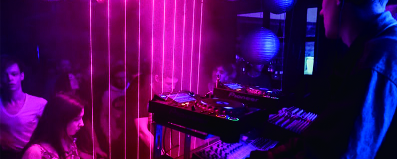 晚會活動策劃舞臺音響設(shè)備的擺放形式 - 第1張 - 會展活動策劃CCASY.COM 晚會活動策劃舞臺音響設(shè)備的擺放形式 - 第1張