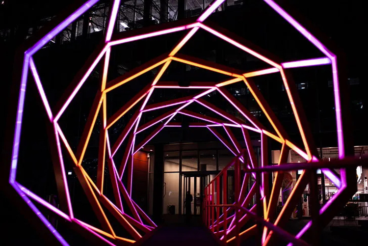 倫敦BBC白城的這組互動藝術(shù)展覽活動策劃裝飾靈感來源于DNA螺旋結(jié)構(gòu) - 第11張 - 會展活動策劃CCASY.COM 倫敦BBC白城的這組互動藝術(shù)展覽活動策劃裝飾靈感來源于DNA螺旋結(jié)構(gòu) - 第11張