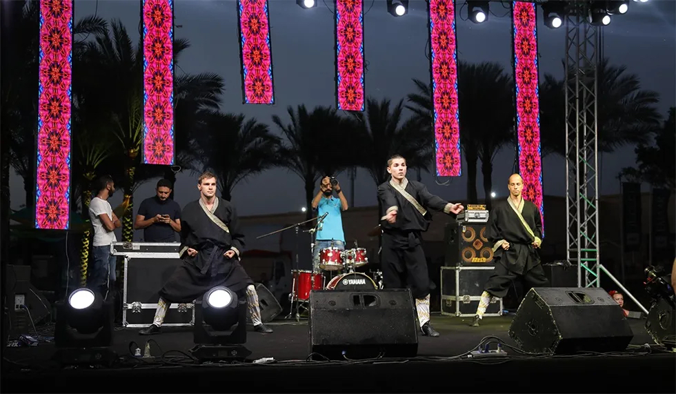 地產(chǎn)項目春季客戶嘉年華活動策劃白天互動與晚間演出各有特色 - 第34張 - 會展活動策劃CCASY.COM 地產(chǎn)項目春季客戶嘉年華活動策劃白天互動與晚間演出各有特色 - 第34張