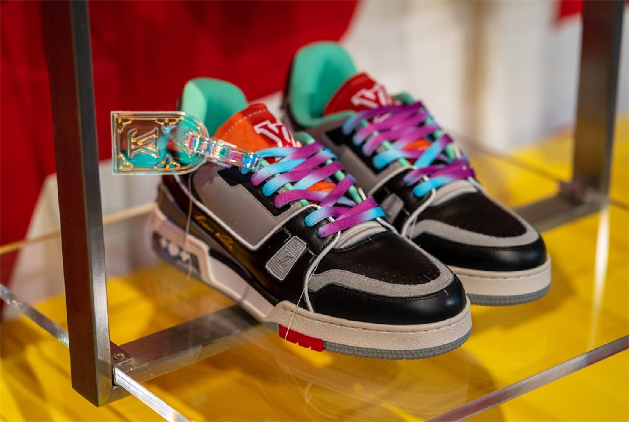 「路易.威登男人的臨時居所」藝術展示活動策劃的鮮紅集裝箱入口亮了 - 第28張 - 會展活動策劃CCASY.COM 「路易.威登男人的臨時居所」藝術展示活動策劃的鮮紅集裝箱入口亮了 - 第28張