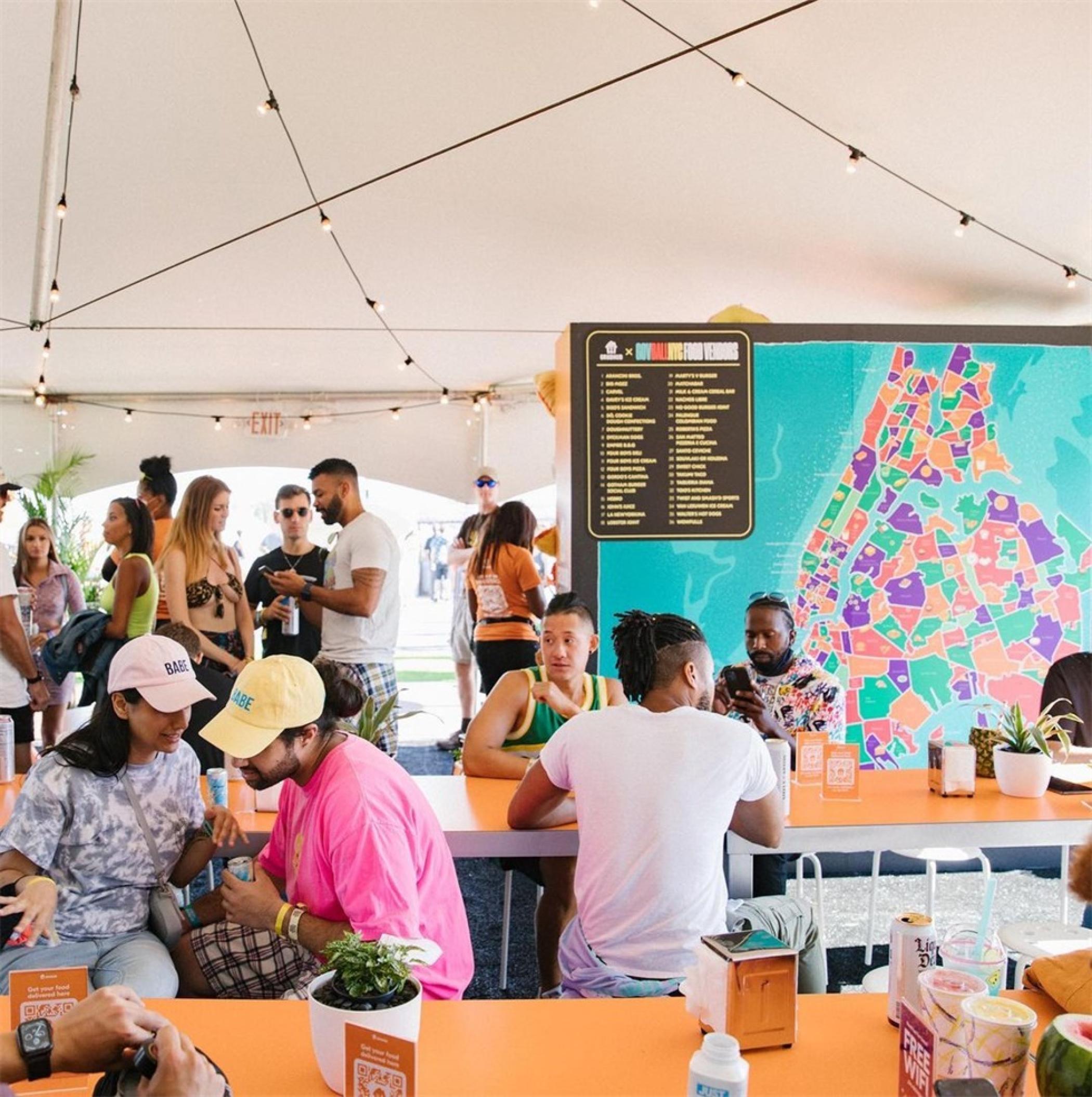 外賣平臺Grubhub在音樂節(jié)上辦了“加油站”的品牌體驗的活動策劃 - 第11張 - 會展活動策劃CCASY.COM 外賣平臺Grubhub在音樂節(jié)上辦了“加油站”的品牌體驗的活動策劃 - 第11張