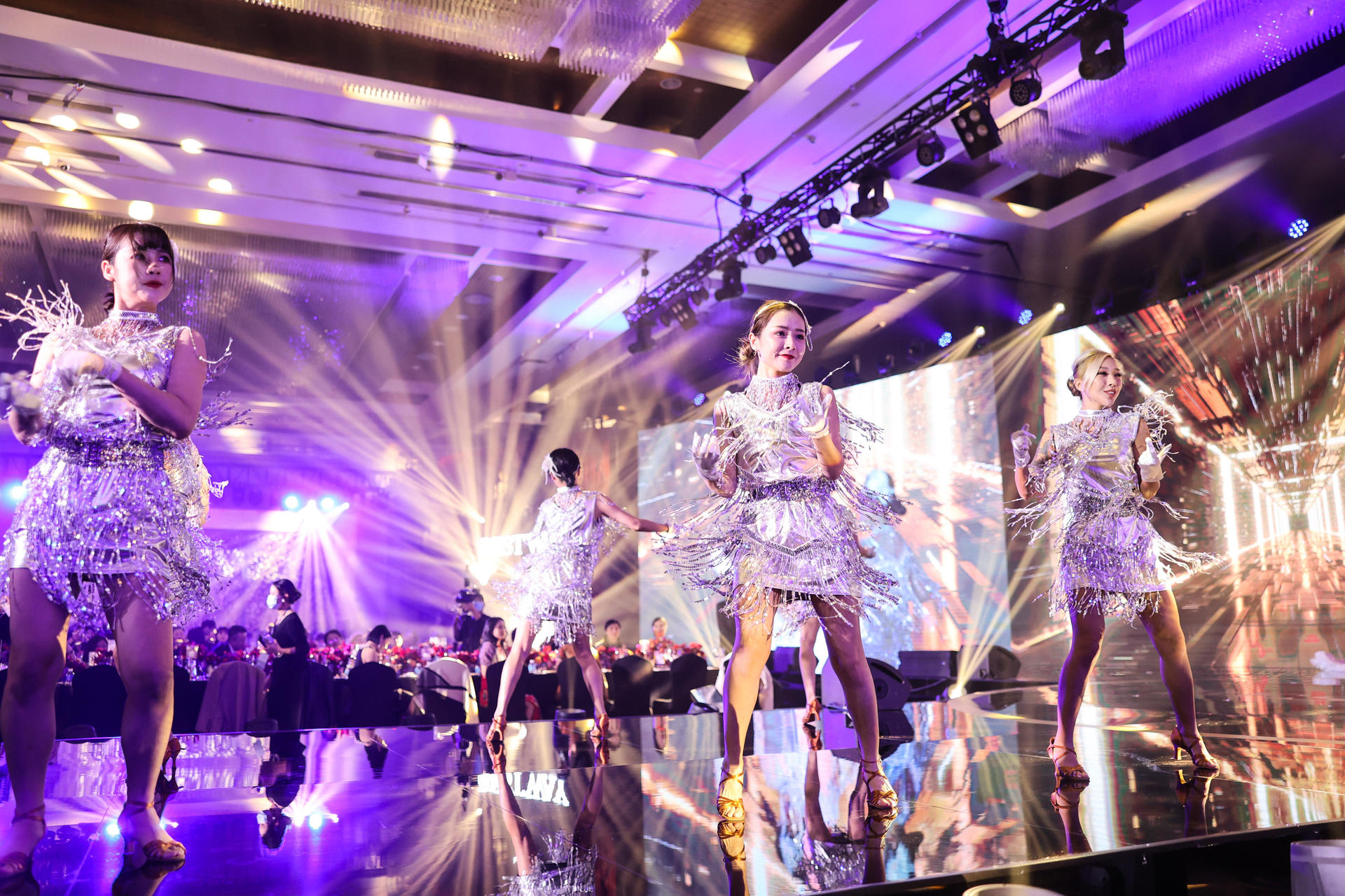 超凡女性成就計(jì)劃年度盛典活動策劃仿佛舊上海的十里洋場 - 第42張 - 會展活動策劃CCASY.COM 超凡女性成就計(jì)劃年度盛典活動策劃仿佛舊上海的十里洋場 - 第42張