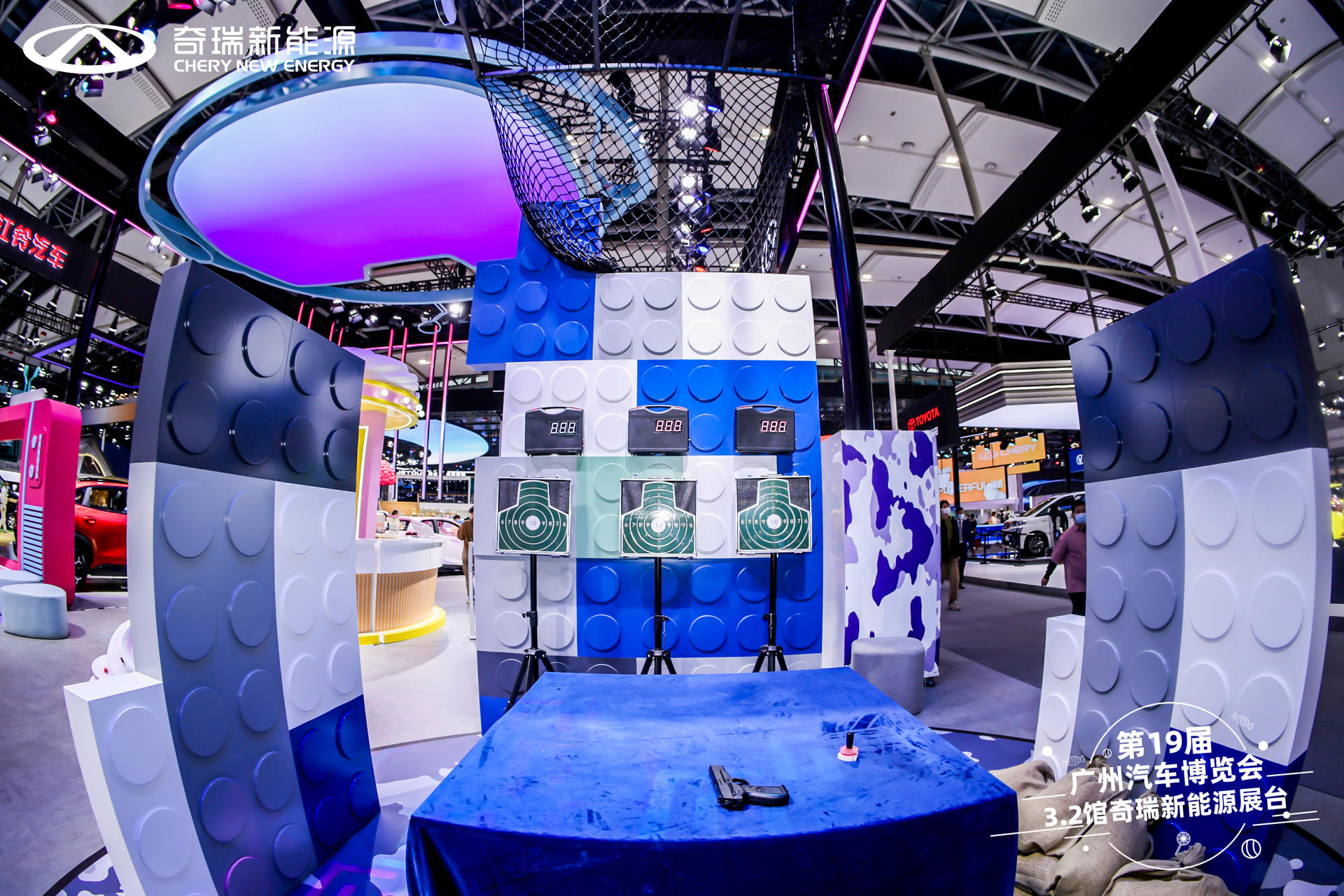 奇瑞新能源展臺在汽車展覽會活動策劃上將年輕“young”風格全線拉滿 - 第27張 - 會展活動策劃CCASY.COM 奇瑞新能源展臺在汽車展覽會活動策劃上將年輕“young”風格全線拉滿 - 第27張