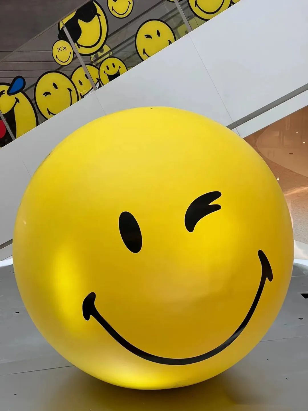 經典品牌IP「SMILEY WORLD」展覽活動策劃以微笑裝點春天治愈EMO - 第19張 - 會展活動策劃CCASY.COM 經典品牌IP「SMILEY WORLD」展覽活動策劃以微笑裝點春天治愈EMO - 第19張