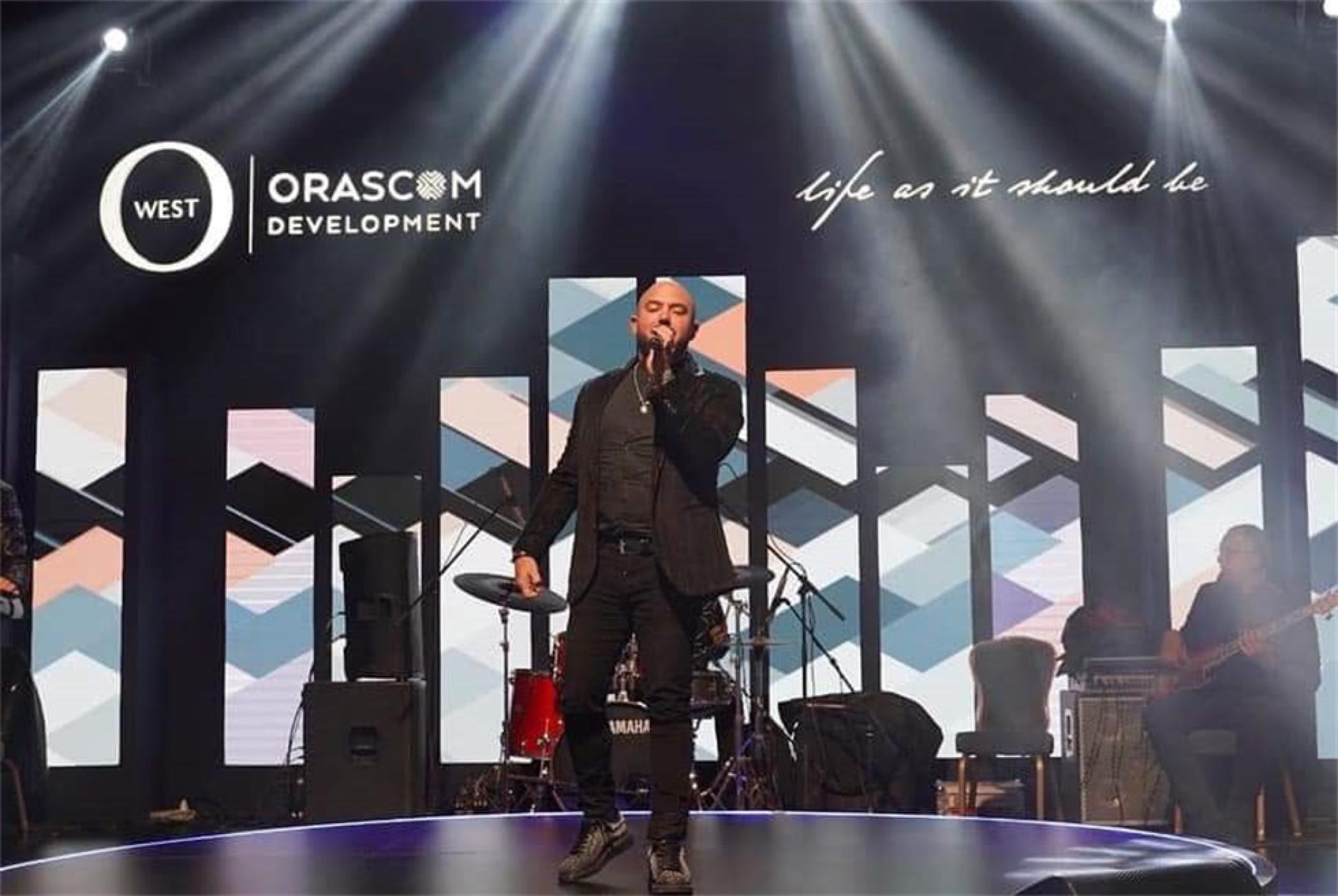 奧拉斯考姆新項目成立中心派對活動策劃現(xiàn)場的藍色色調(diào)挺高端的 - 第30張 - 會展活動策劃CCASY.COM 奧拉斯考姆新項目成立中心派對活動策劃現(xiàn)場的藍色色調(diào)挺高端的 - 第30張