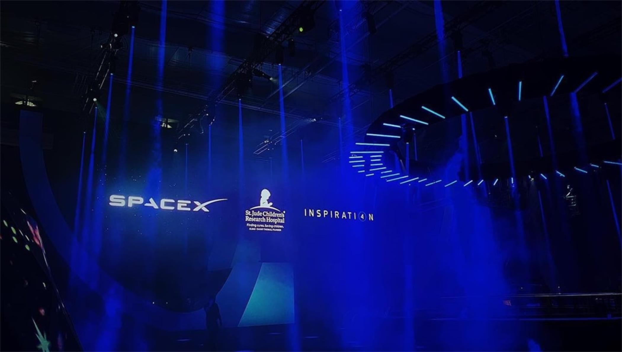 SpaceX獵鷹9號(hào)火箭「登陸派對(duì)」活動(dòng)策劃舞臺(tái)效果太別致了