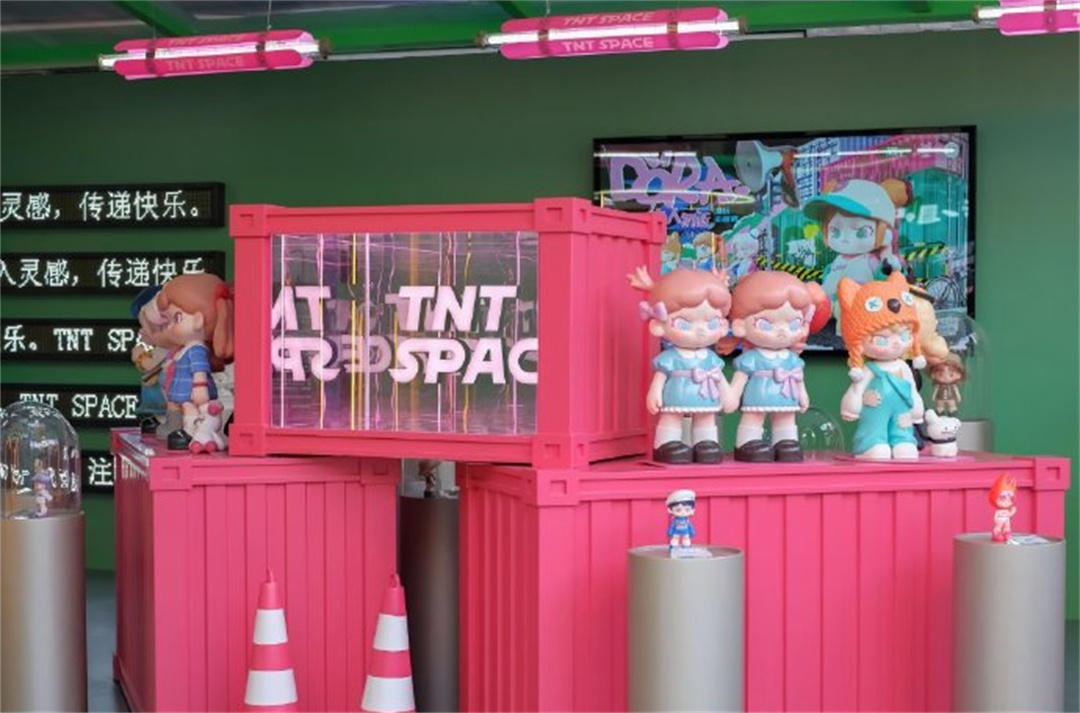 DORA生人勿近潮玩展覽活動策劃500%等比例放大版盲盒展陳區(qū)很出片 - 第11張 - 會展活動策劃CCASY.COM DORA生人勿近潮玩展覽活動策劃500%等比例放大版盲盒展陳區(qū)很出片 - 第11張