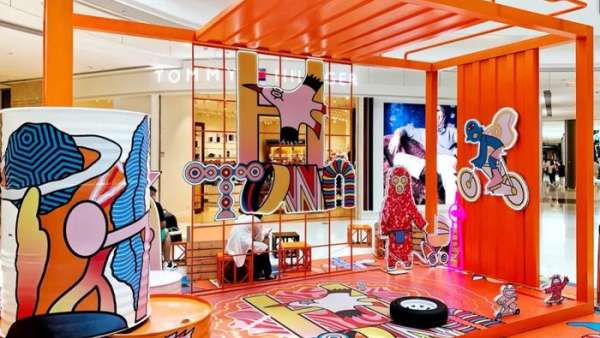 周年慶的商場美陳都被“染橙了”，LēLéLêLè！