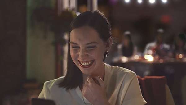 愛(ài)爾蘭沃達(dá)豐2019圣誕節(jié)廣告-冬泳傳統(tǒng)