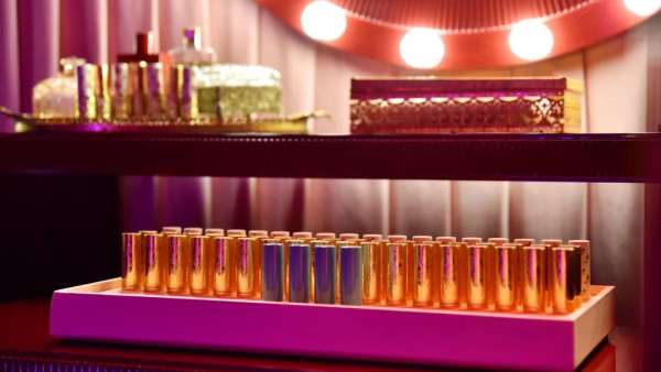 在80多年歷史的歌舞廳舉行派對(duì)策劃，其復(fù)古華貴跟品牌的產(chǎn)品屬性好契合