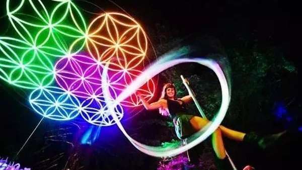 年底主題燈光節(jié)不夠賞析？瞅瞅這些燈光藝術(shù)裝置吧，眼前一亮是真的