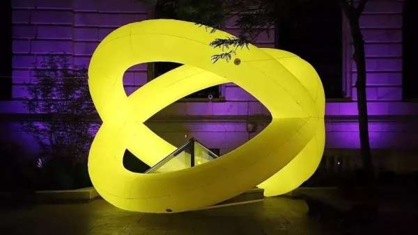 藝術(shù)裝置設(shè)計(jì)也可以與景觀形成這么有趣的互動(dòng)，還有沉浸式體驗(yàn)