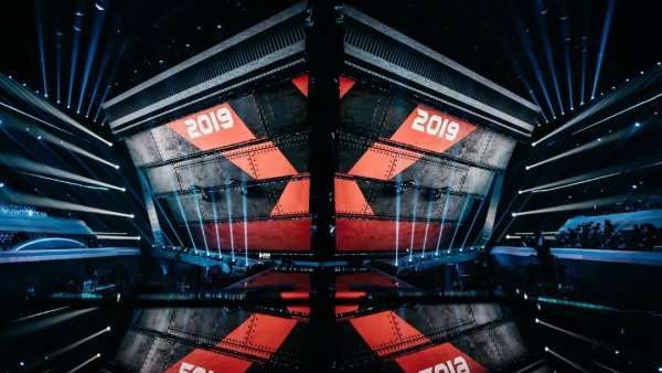 舞美設(shè)計得好給整場表演帶來了無限魅力，360度無死角啊