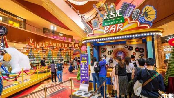 圣誕主題快閃店邀你打卡兌換愿望“親”單，還BilingBilingBiling的