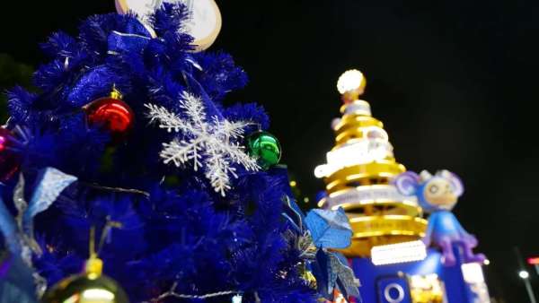 百架無人機助陣圣誕商場美陳亮燈儀式，星光熠熠