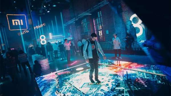 數(shù)字朋克風格的新品發(fā)布會活躍了賓客的互動體驗