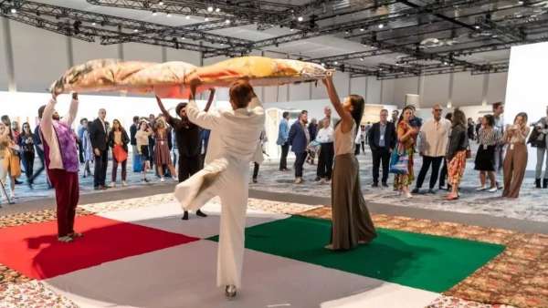 邁阿密巴塞爾主題藝術(shù)展覽亮點(diǎn)多多，聽(tīng)聽(tīng)展會(huì)內(nèi)外的藝術(shù)聲音