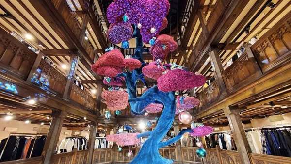 奇幻童話的美陳設(shè)計怎能少，Liberty London空中漂浮著一棵神奇的植物