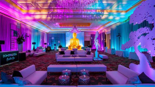 在行業(yè)大會活動現(xiàn)場策劃一個“禪吧”，東方的佛教文化給予了策劃靈感