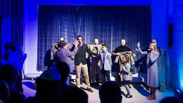 這款新車的發(fā)布活動以沉浸式劇院表演的形式進(jìn)行，效果太棒了