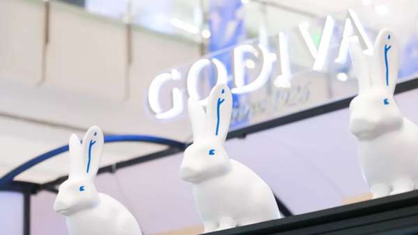 中西合璧快閃店活動(dòng)經(jīng)典藍(lán)白配色，甜蜜風(fēng)暴正版來襲