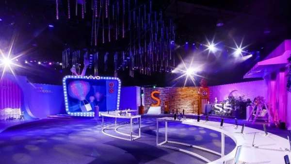 新品發(fā)布會(huì)活動(dòng)是“S+菱形+S5漸變色”共同編織的一場(chǎng)時(shí)尚聚會(huì)