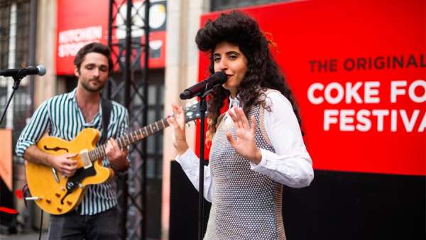 可口可樂以美食快閃店活動策劃開場，用最燃音樂和美食點(diǎn)亮活動氛圍