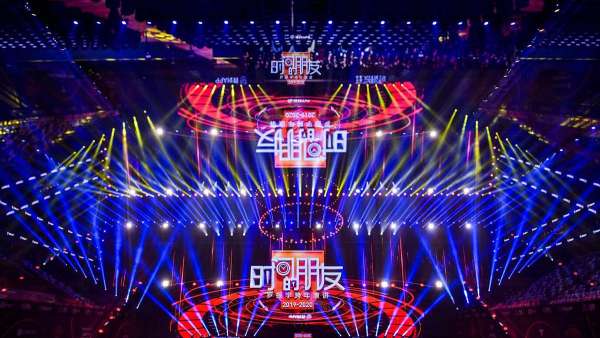 跨年演講活動策劃的是知識文化盛宴，打卡的是外場的時間美陳