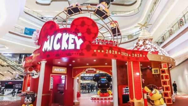 米奇坐坐策劃了3M巨型童話城堡快閃店活動，和家族全明星亮相