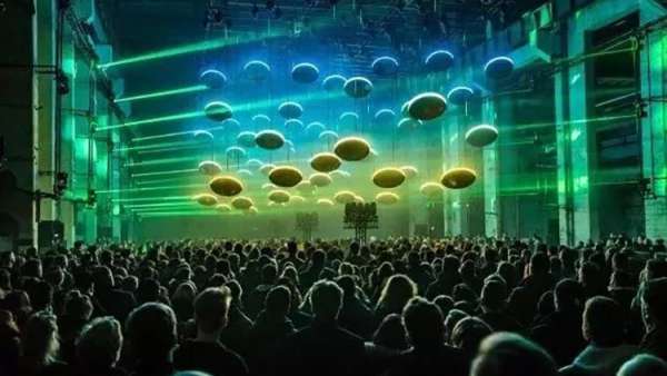 用一場(chǎng)燈光秀展覽活動(dòng)震撼視覺(jué)，讓心靈為之傾倒