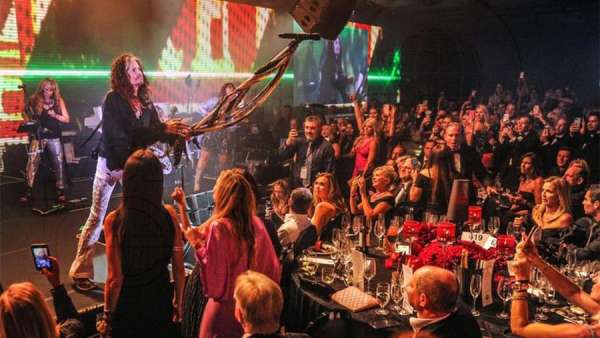 邁阿密的許愿晚會活動以慈善為題，為嚴重疾病的兒童康復募資