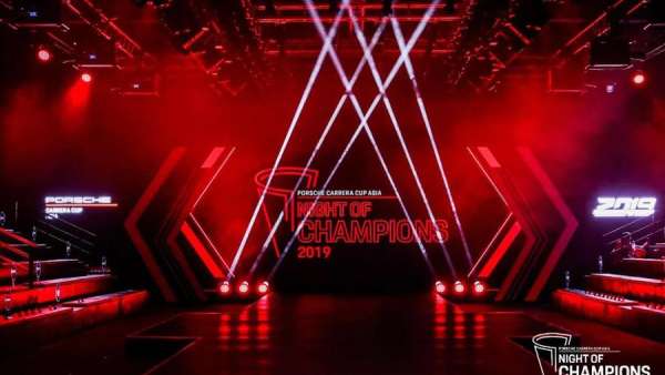 卡雷拉杯收官晚會(huì)活動(dòng)現(xiàn)場驚現(xiàn)一隊(duì)暴風(fēng)兵，共同見證榮耀加冕