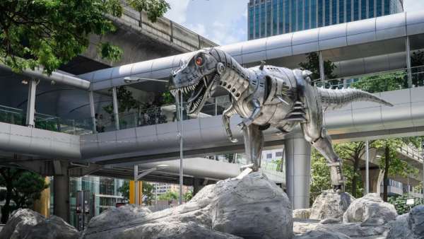 霸王龍雕塑會展活動別出心裁，與植物花卉呈現(xiàn)壯美視覺盛宴