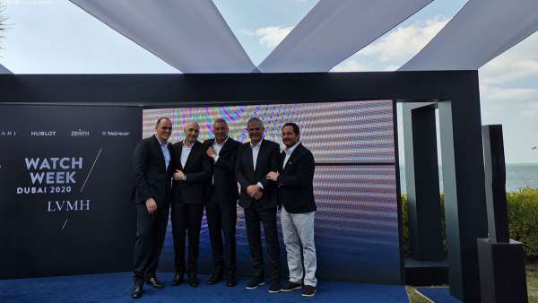 鐘表周發(fā)布會(huì)活動(dòng)落地游艇俱樂(lè)部花園內(nèi)，精湛技藝一次領(lǐng)略