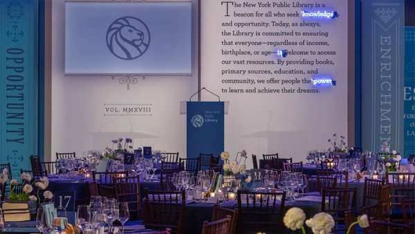 用書做設計元素的晚會活動策劃打破刻板常規(guī)，驚艷了全場