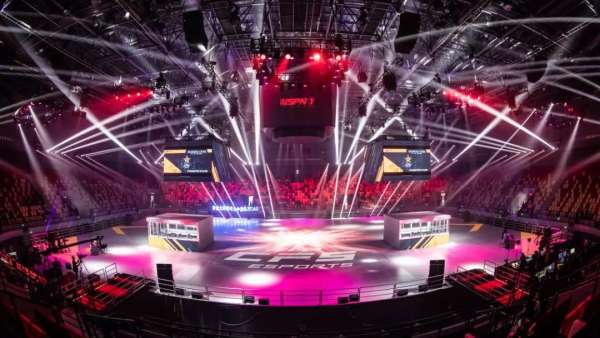 CFS打造了一場“零距離”的試聽盛宴活動，裸眼3D投影秀驚險刺激