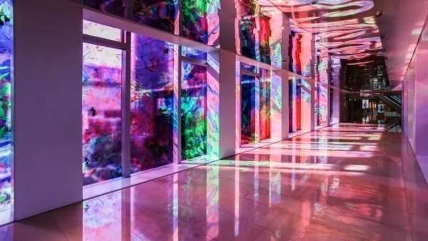 具有紀念性設施的展覽活動詮釋著對重新創(chuàng)造的自然的頌歌