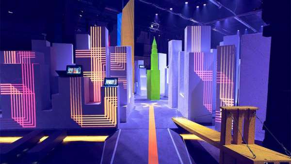 微軟的新品發(fā)布會(huì)活動(dòng)成功地將品牌與產(chǎn)品毫無違和感地融入到體驗(yàn)活動(dòng)