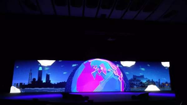 CloudBees Jenkins世界巡回賽活動(dòng)的舞臺(tái)視覺(jué)設(shè)計(jì)挺震撼的