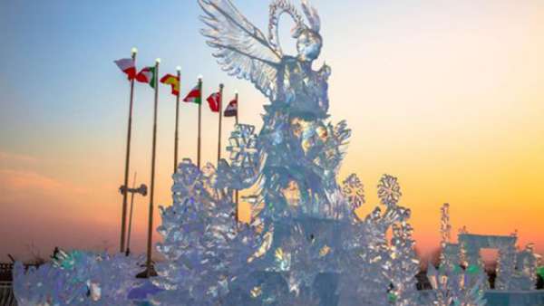 冬天就要去看這樣一場冰雕展覽活動，體驗現(xiàn)實版的“冰雪奇緣”