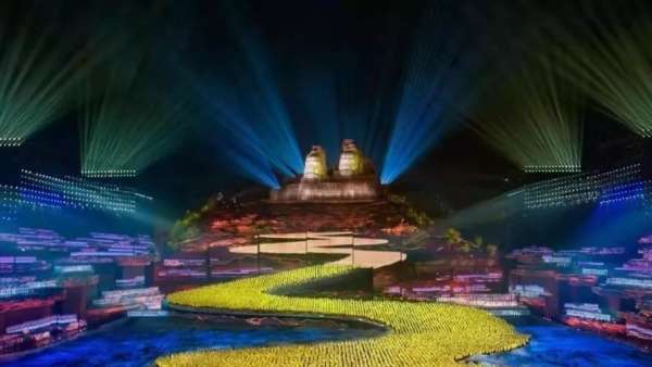 盛典活動策劃的舞美這般氣勢磅礴的，當(dāng)屬再現(xiàn)“黃河”之勢