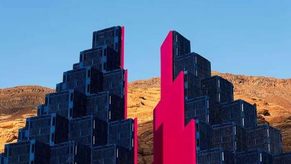 沙漠新綠洲的展覽活動(dòng)匯集了以14位藝術(shù)家的互動(dòng)裝置為特色，超贊