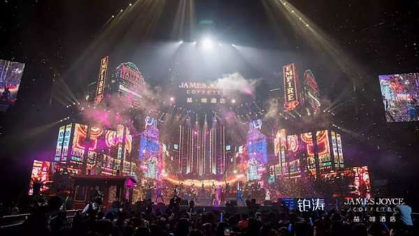 一場(chǎng)時(shí)空之旅的快閃店活動(dòng)閃亮登陸，精彩互動(dòng)接連不斷